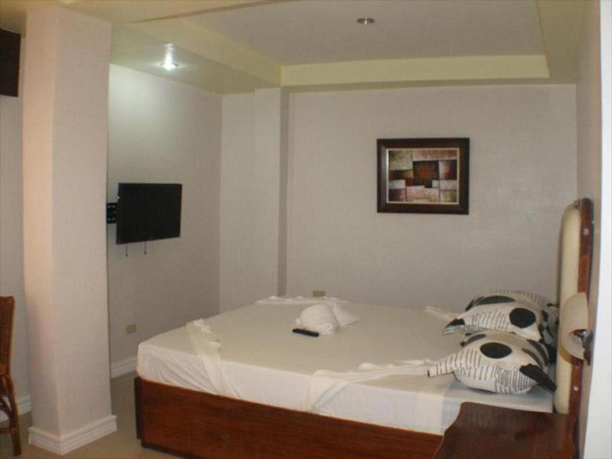 Oyo 621 De Loro Inn Puerto Princesa Esterno foto