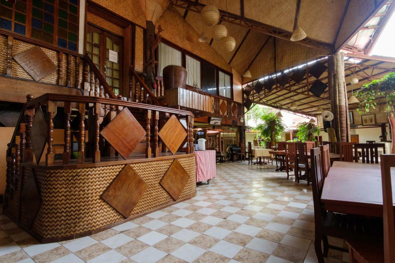 Oyo 621 De Loro Inn Puerto Princesa Esterno foto